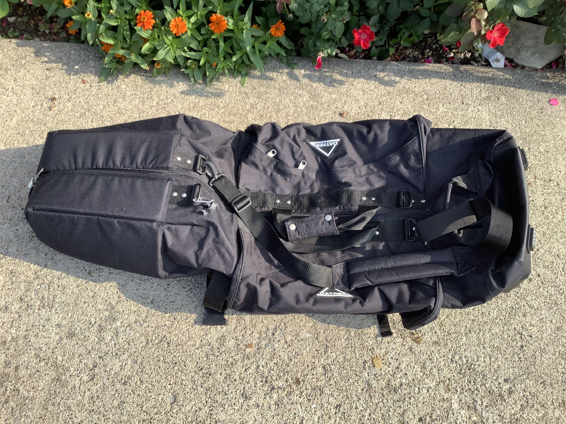 Datrek golf travel bag top with wheels