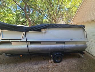 Pontoon Boat