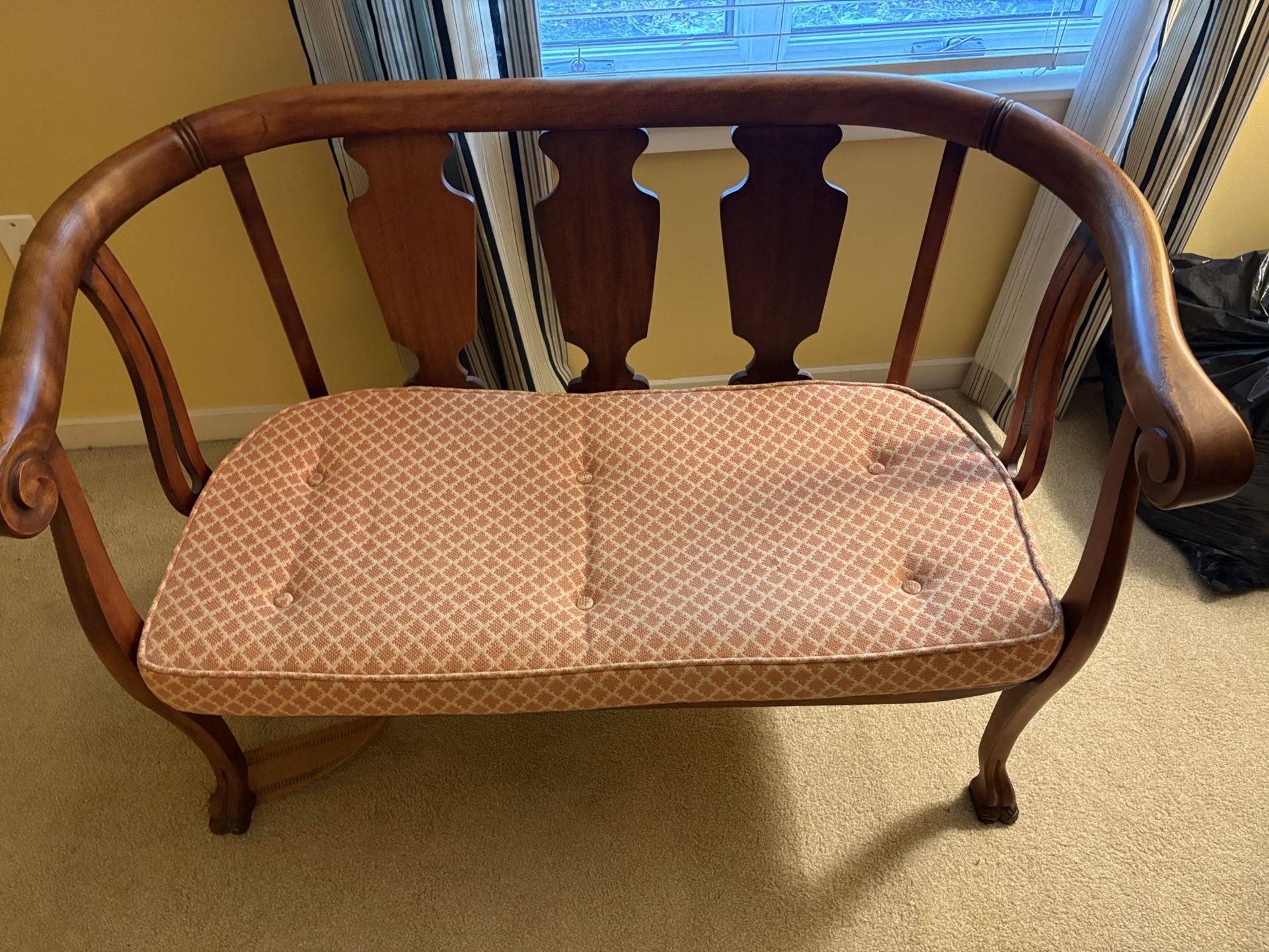 Antique Sette