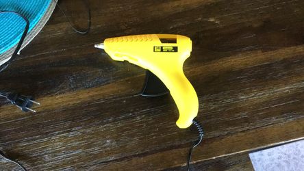Glue gun
