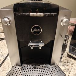 Jura F7 Coffee Espresso Machine. Refurbished!