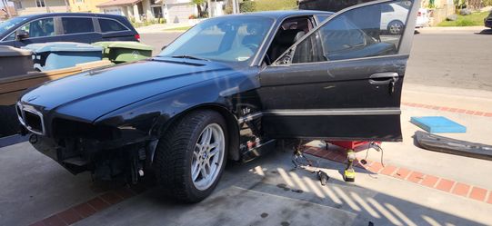 E38 740i sport part out