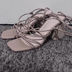 Women’s Lace Up Chunky Heel