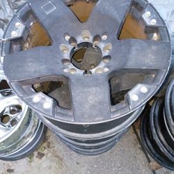 18-in Aluminum Wheels