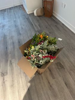 Miscellaneous seasonal decor