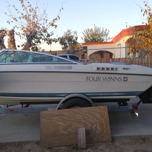 Fourwinns 18ft boat