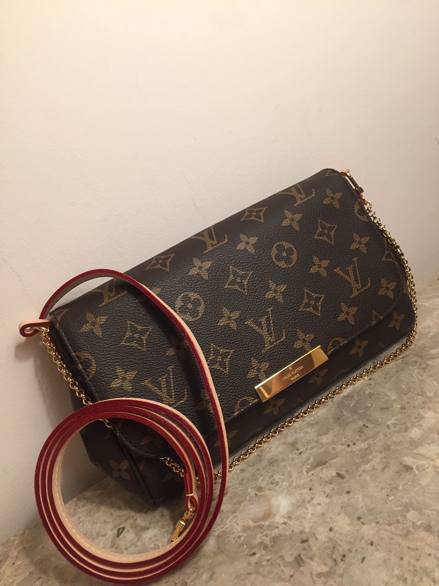 Louis Vuitton LV Monogram Favorite MM Crossbody Clutch Bag Purse Handbag