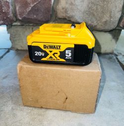Dewalt 20V MAX XR 5.0 Ah DCB205 Lithium Ion Battery New