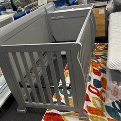 Crib and Changer , Convertible Grey