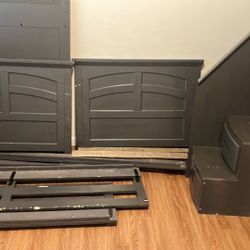 Twin Size Wooden bunk bed  300$ Obo 