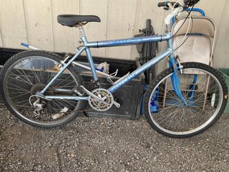 Vintage Medium Size Cannondale  City / Street Bike