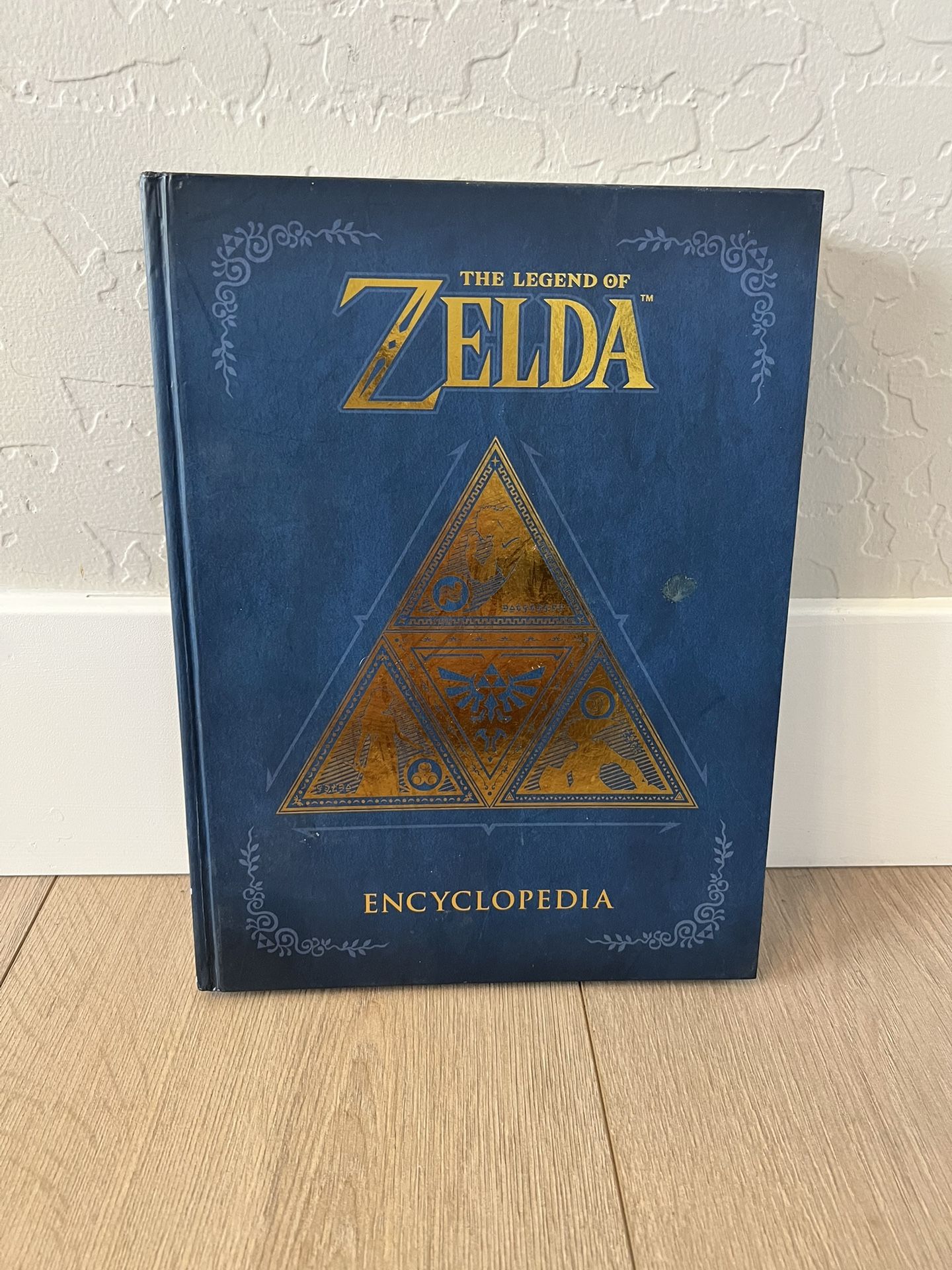 BRAND NEW- Nintendo- The Legend of Zelda Encyclopedia Book (Hardcover)
