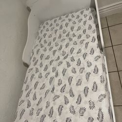 2 Toddler bed 