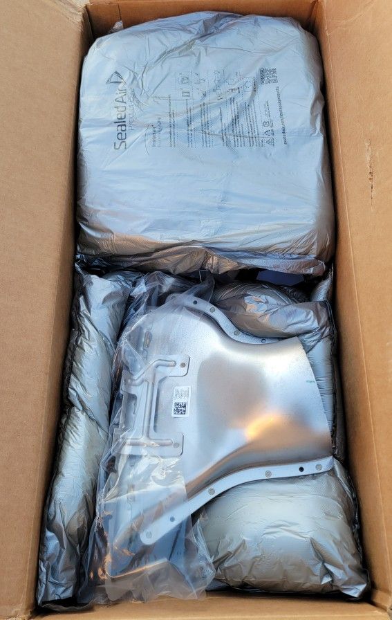 Cadillac Escalade 2021 - 23 Exhaust Bezels Sleeve Pkg. NEW !