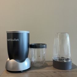Nutri Bullet Blender And Accessories 