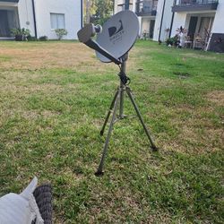 DISH AND TRIPODE FOR SALE