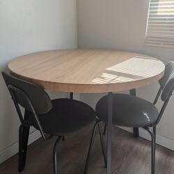 35.5in Round Table