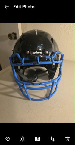Schutt Vengeance A11 Youth Football Helmet Black, Size M with Mask Year 2022