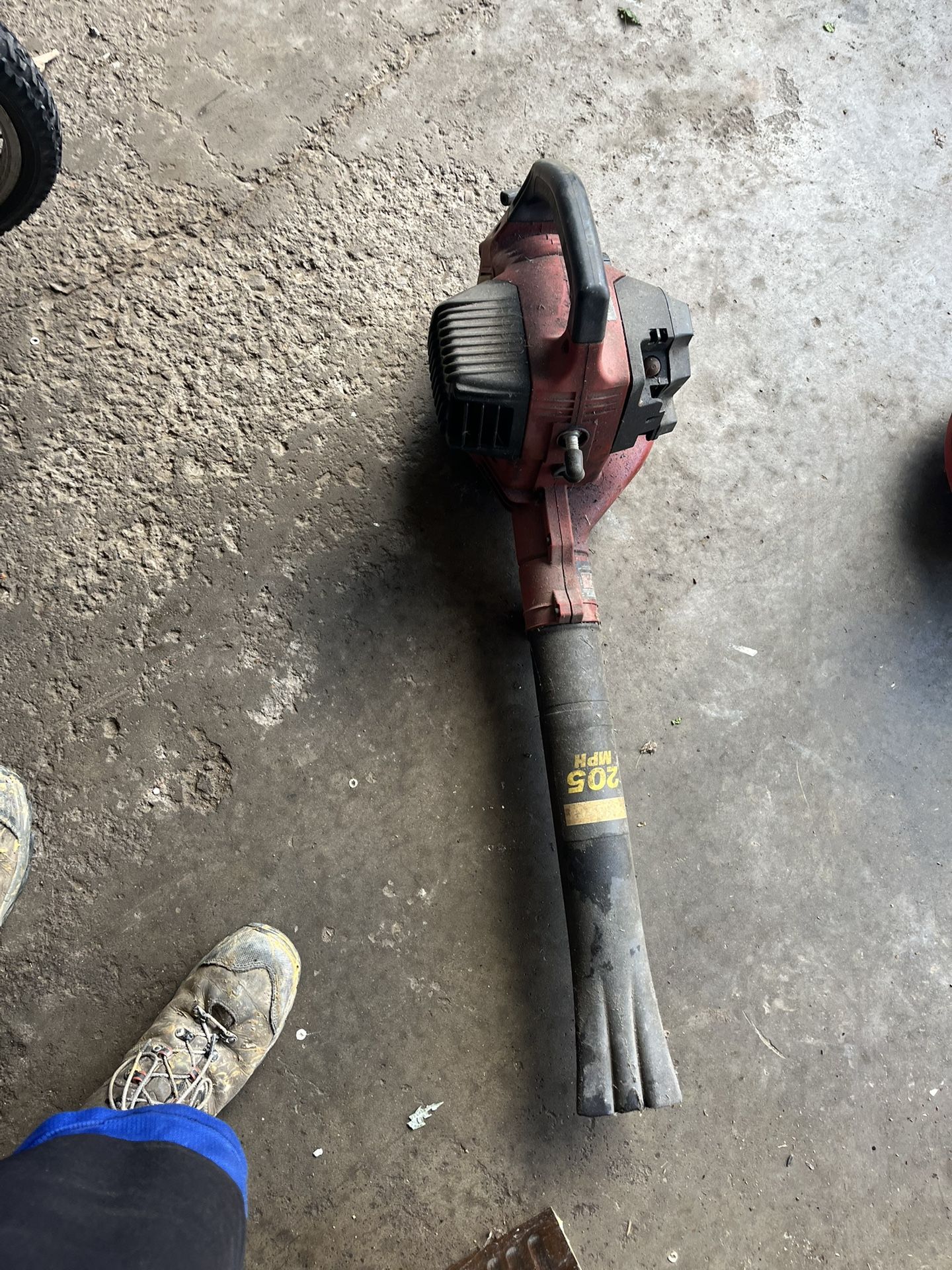 Leaf blower