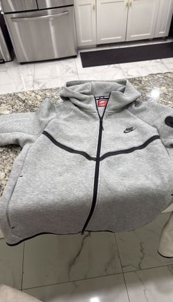 Gray Nike Tech Size Large