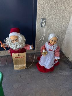 Animated Santa and Mrs. Claus Christmas Figures with motion