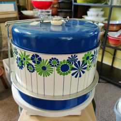 VINTAGE METAL FOOD /DESSERT CARRIER