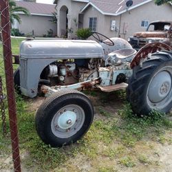 1953 Ford. Tractor 8n Good Conditions
