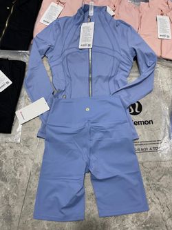 **BRAND NEW LULULEMON SET**