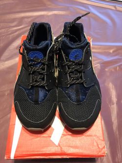 Boys Nike Huarache size 2.5