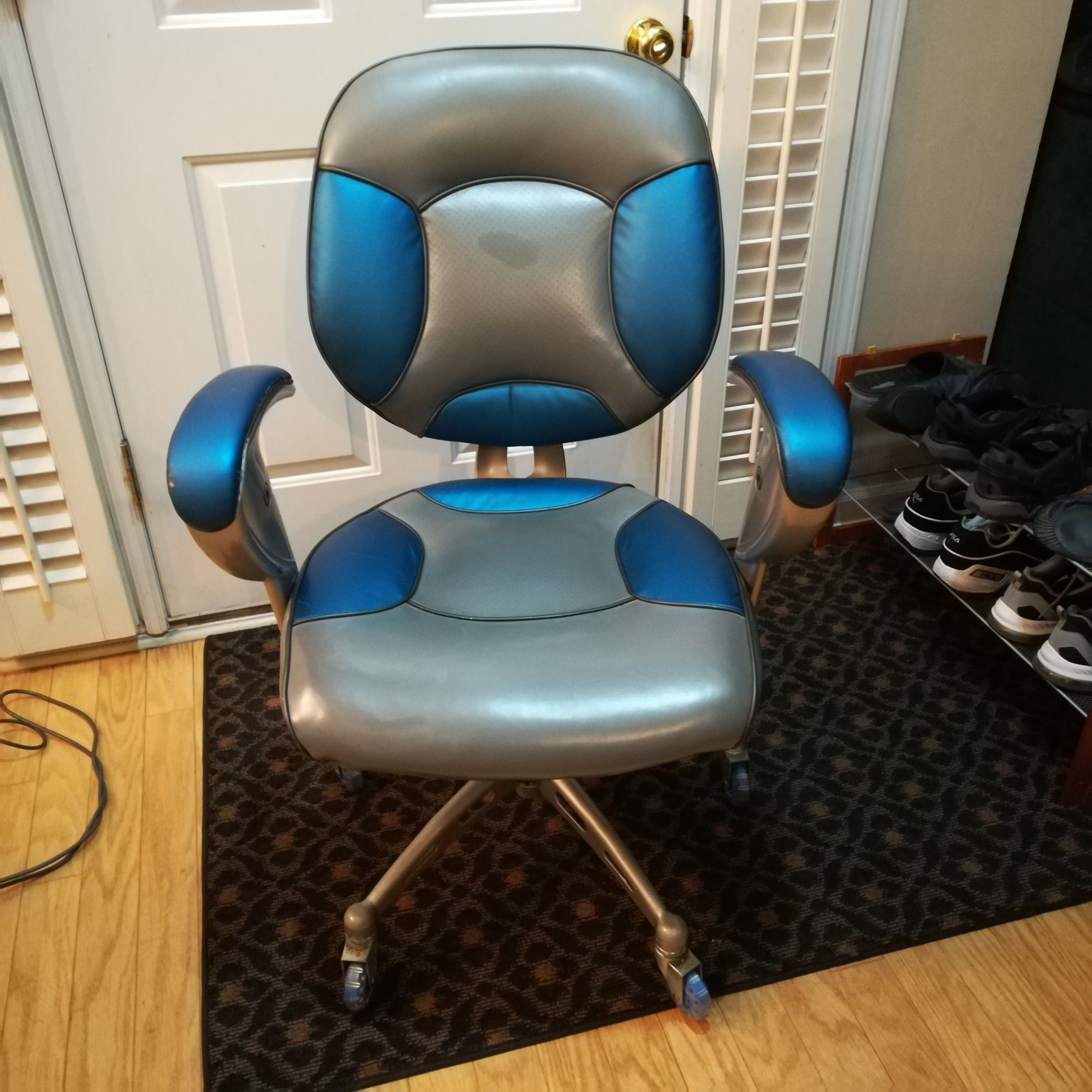 Costco Office Desk Computer Chair Blue and Silver for Sale in Cumming