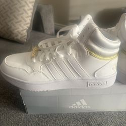 Women’s Adidas Size 9 