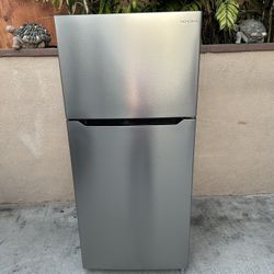 Insignia Fridge Silver 18cu Ft 30x30x66🛑👍3 MONTHS WARRANTY 