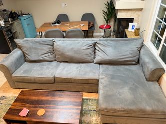 Sectional L-Couch (with pull out bed)