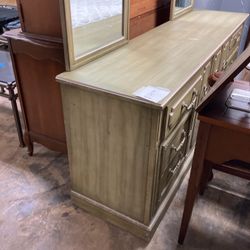 Dresser