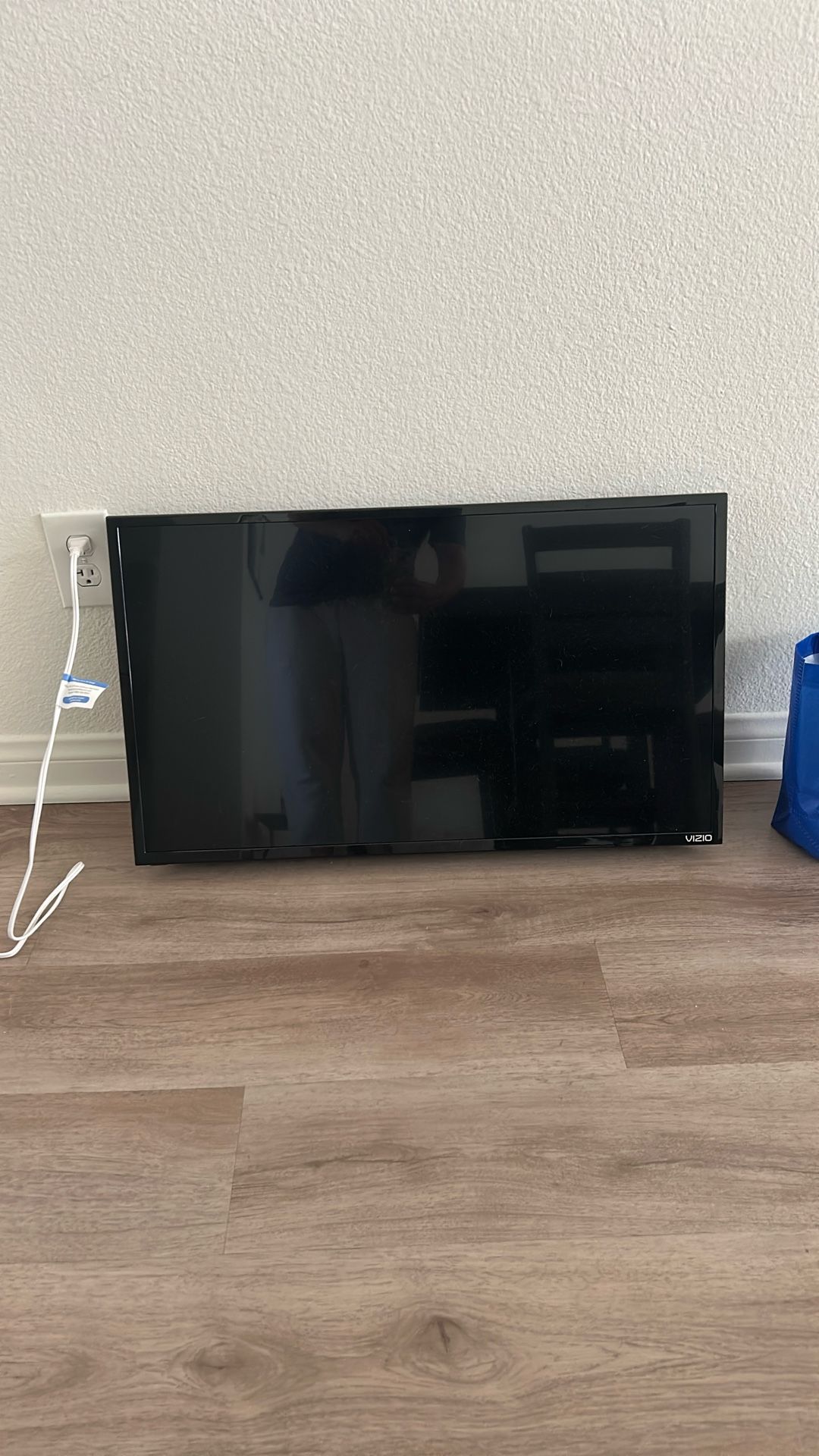 32” Monitor and Roku