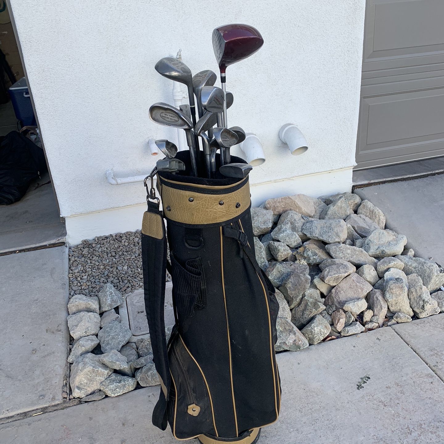 Full Golf Set w/ golf balls