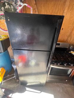 Top freezer refrigerator