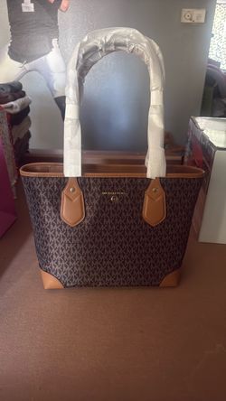Michel Kors purse