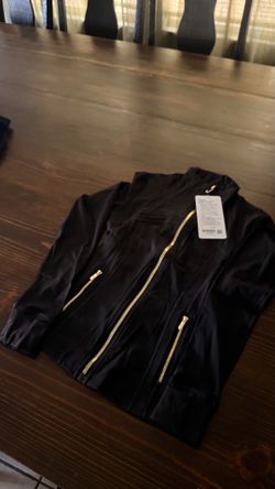 Black lululemon gold zipper