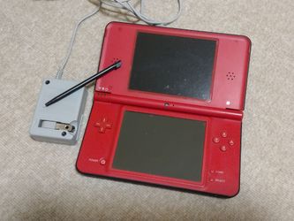 Nintendo DSi XL Mario Edition