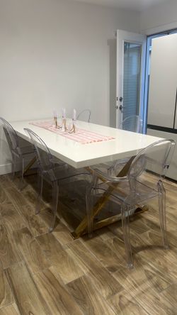 White & Gold table
