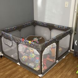 Large Playpen With Mat 