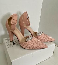 Pink Fabric Pointy Toe Heels Sz 8.5 New
