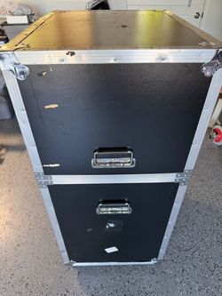 Hard rolling case for equipment