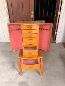 Jewelry box