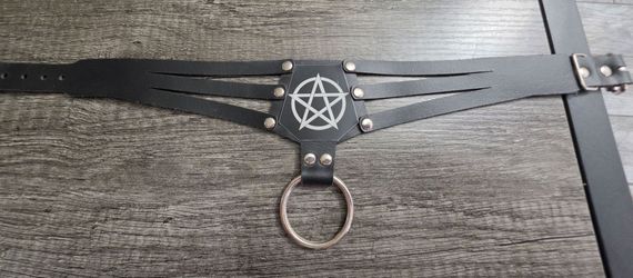 Pentagram choker