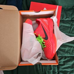 Nike Kobe Reverse Grinch