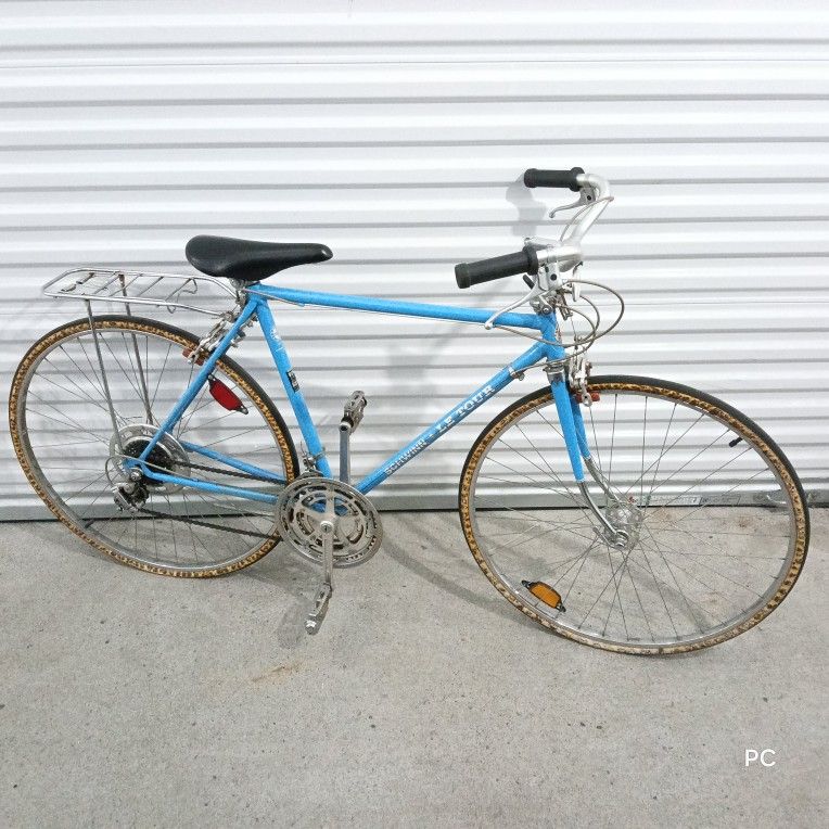Schwinn Le Tour Road Bike 10 Speed Bicycle 22 Inch 55.88 cm Fits Riders 5'8" to 5'11" Sky Blue Rack Adult Commuter Cycling Complete