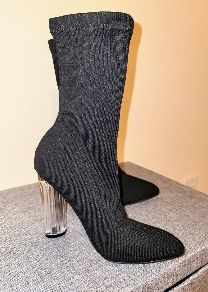 Like New 5.5 Shoes And Booties
