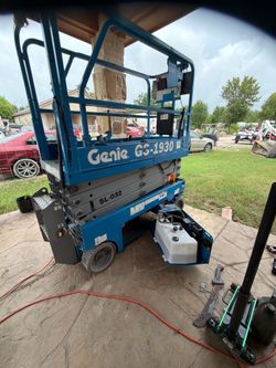 Scissor lift 19ft